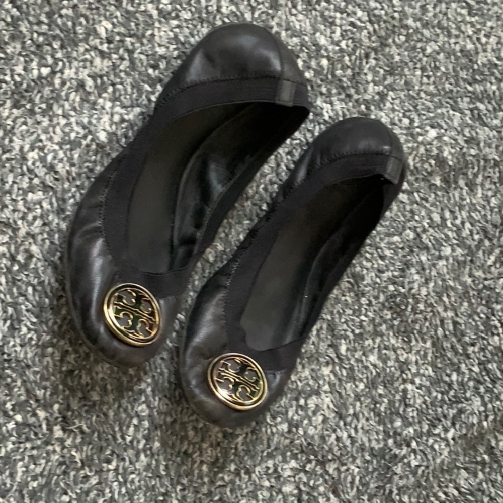 Tory Burch black with gold flats, 8M